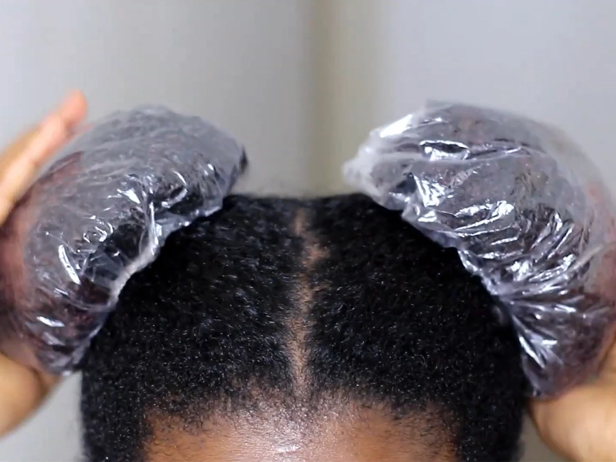 Método Baggy: hidratación instantánea y puntas perfectas. Solo necesitas un gorro de plástico y tu producto hidratante favorito.